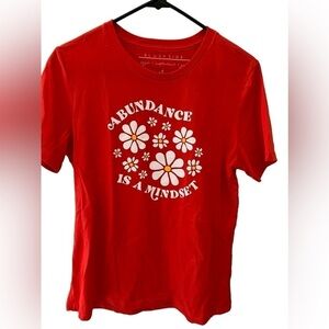 “Abundance is a mindset” red women’s t-shirt w/daisies size Medium